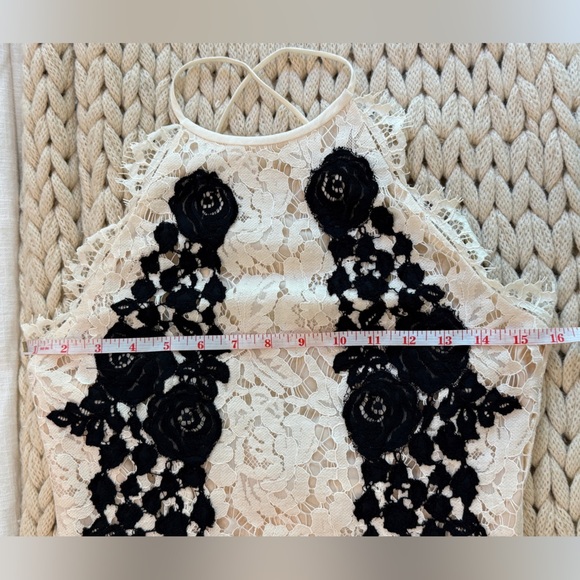 Women’s SAYLOR Alexis dress in cream & black lace. Size Small - Picture 9 of 10